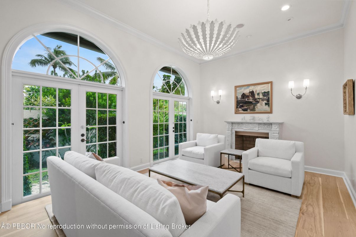 Fireplace, Interior, Living room, Pendant Lights, Recessed Lighting, Wood Texture Flooring