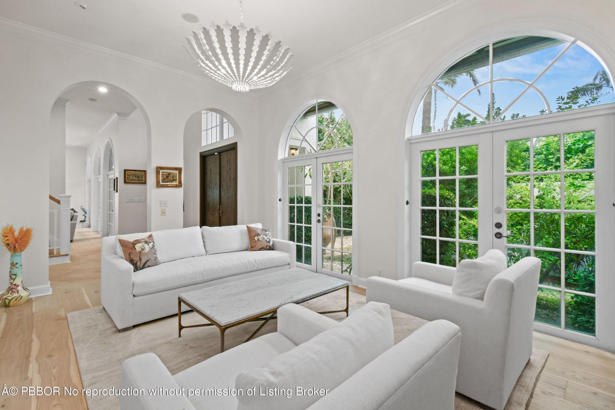 Interior, Living room, Pendant Lights, Recessed Lighting, Wood Texture Flooring
