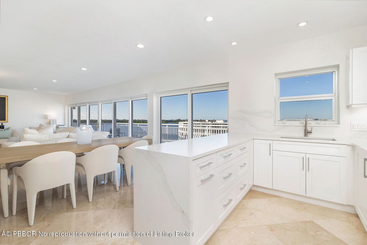 Dining room, Interior, Kitchen, Recessed Lighting, Water