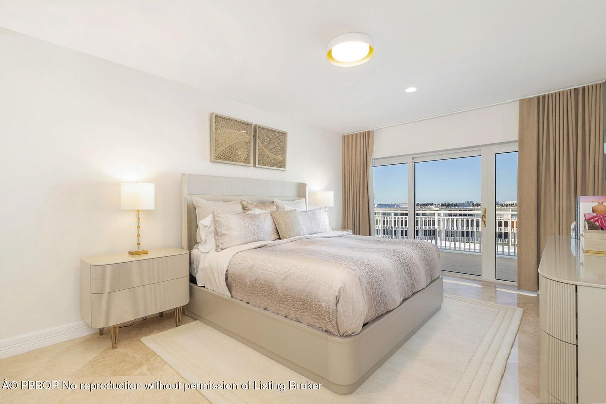 Bedroom, Interior, Recessed Lighting, Water