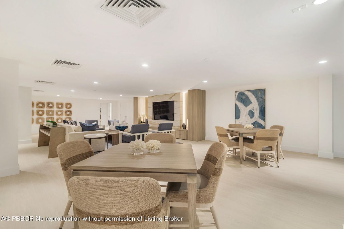 Dining room, Interior, Living room, Recessed Lighting