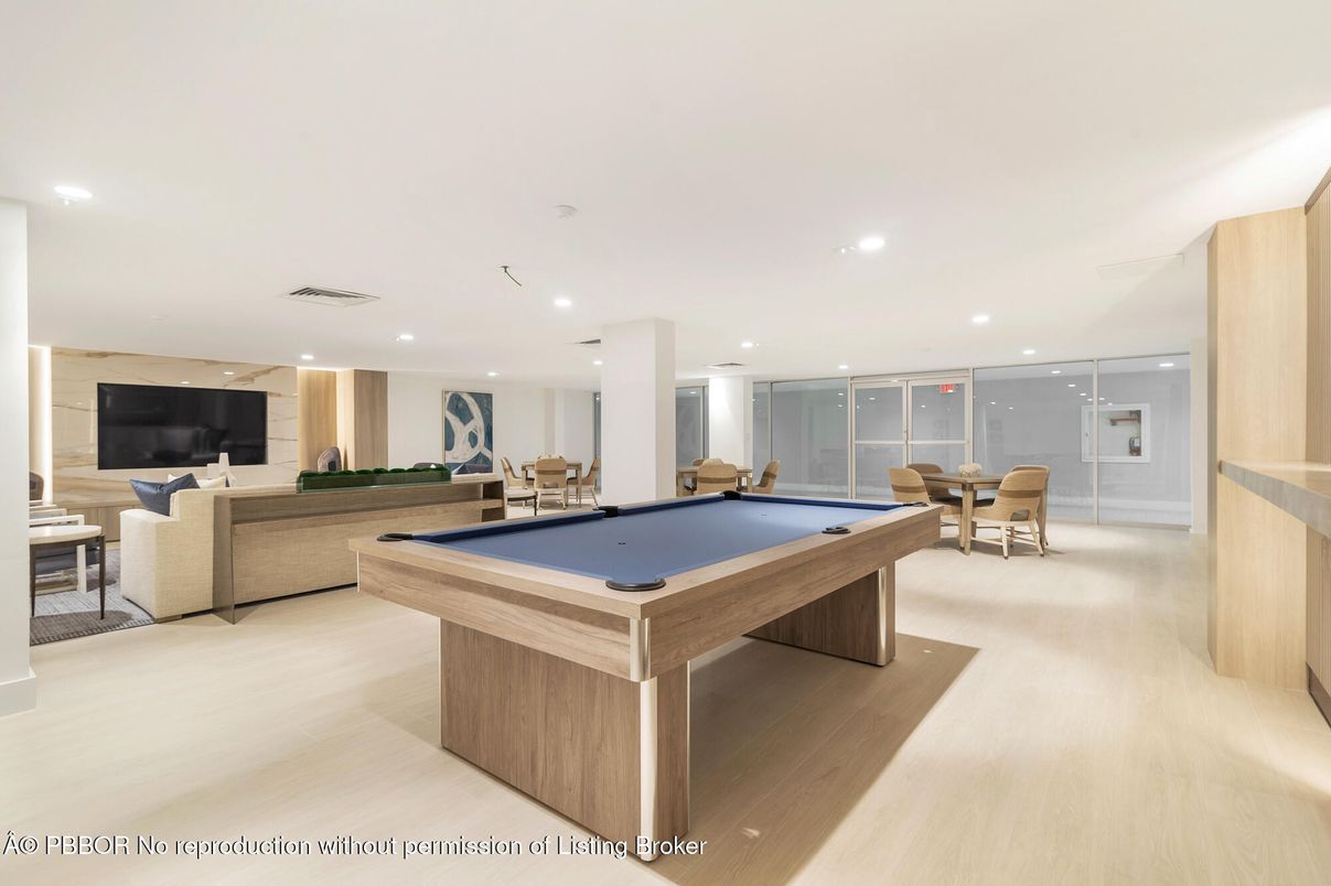 Billiard Table, Game Room, Interior, Living room, Recessed Lighting, Wood Texture Flooring