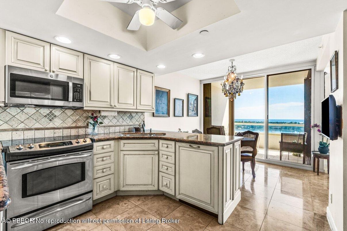 Chandelier, Interior, Kitchen, Recessed Lighting, Stainless Steel Appliances, Water