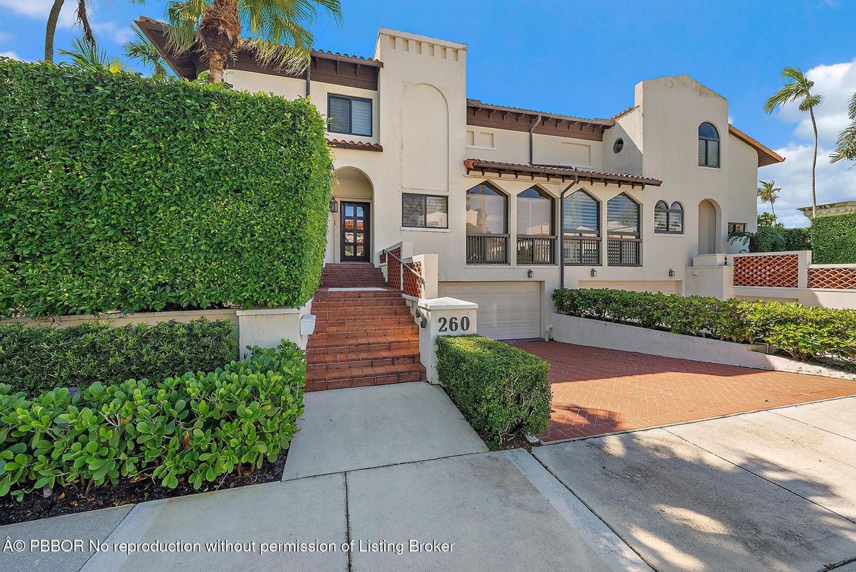 Attached, Exterior, Facade, Spanish Mediterranean