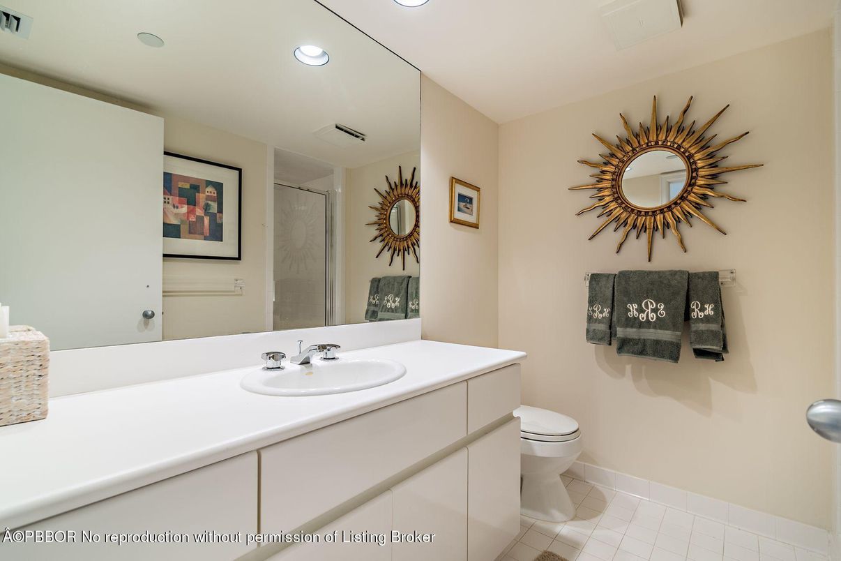 Bathroom, Interior, Recessed Lighting