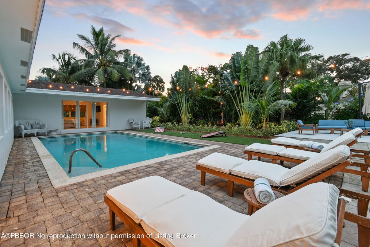 Exterior, Pool