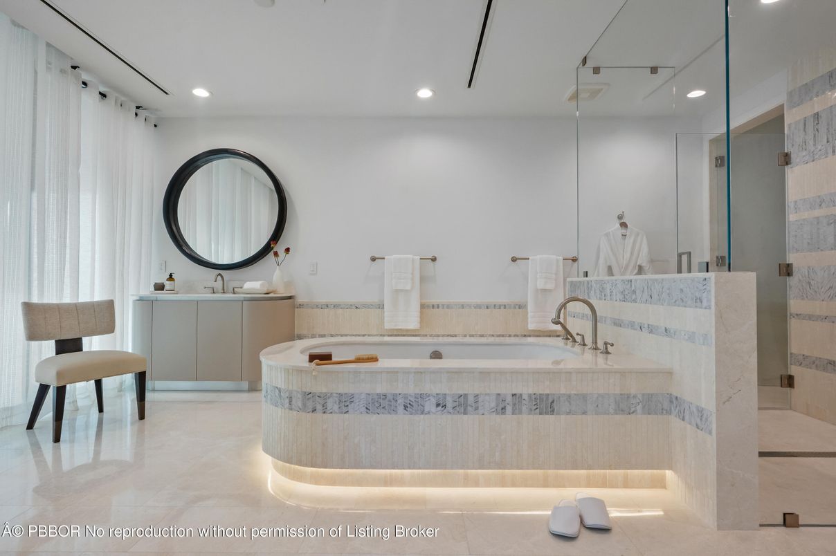 Bathroom, Interior, Recessed Lighting
