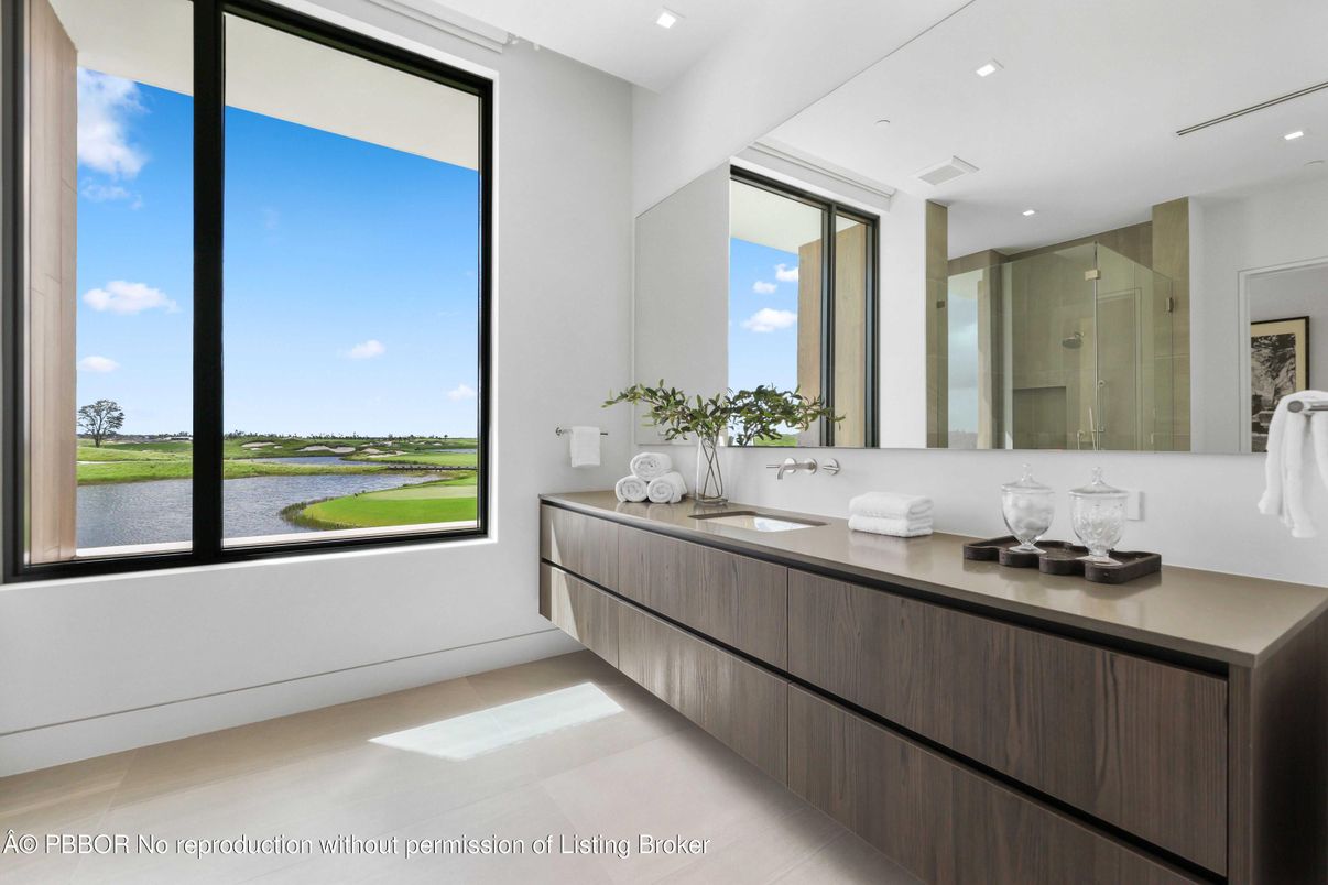 Bathroom, Dual Sink Vanities, Interior, Recessed Lighting, Water