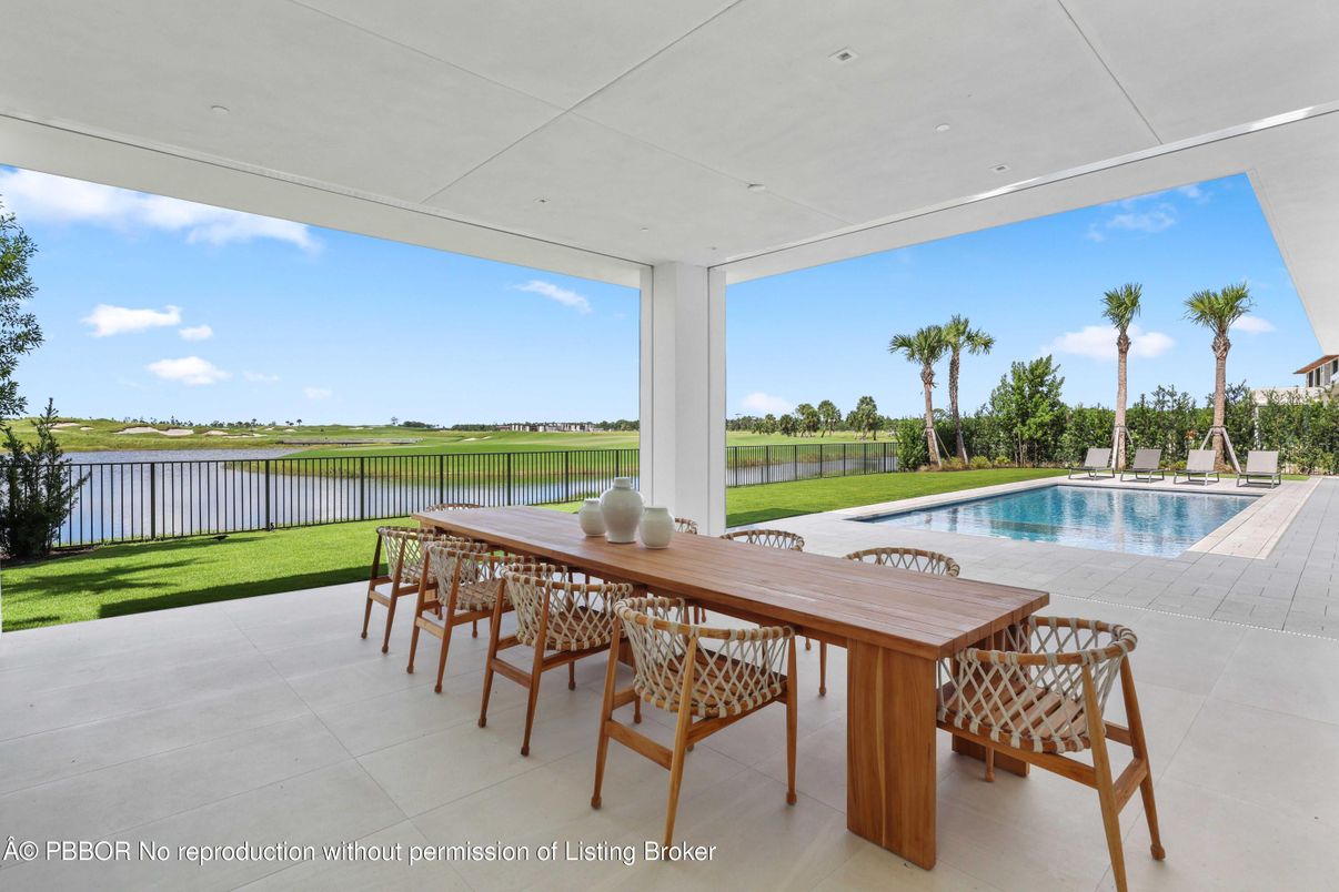 Exterior, Pool, Water
