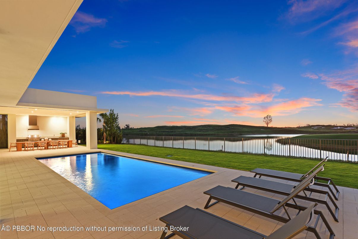 Exterior, Pool, Water