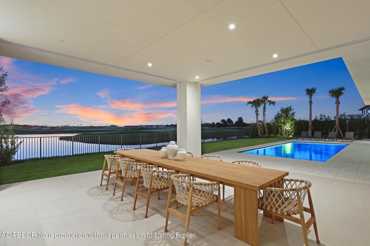 Exterior, Pool, Water