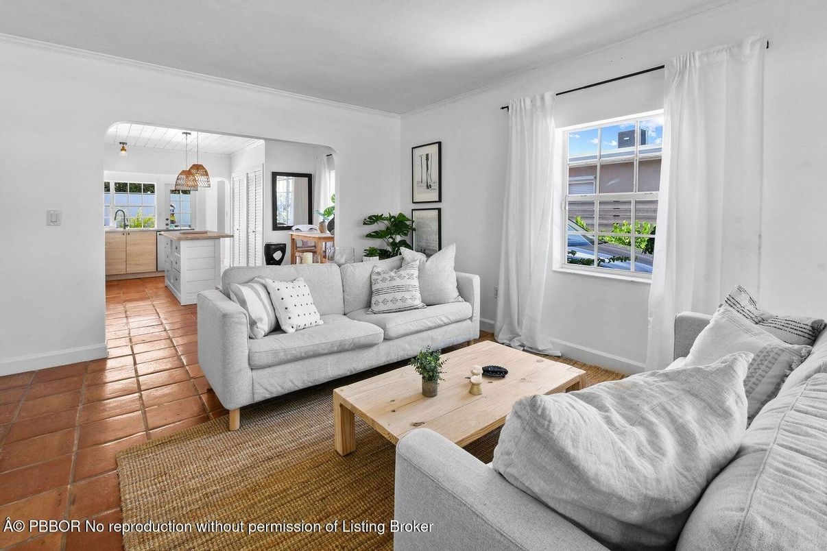 Interior, Living room, Pendant Lights