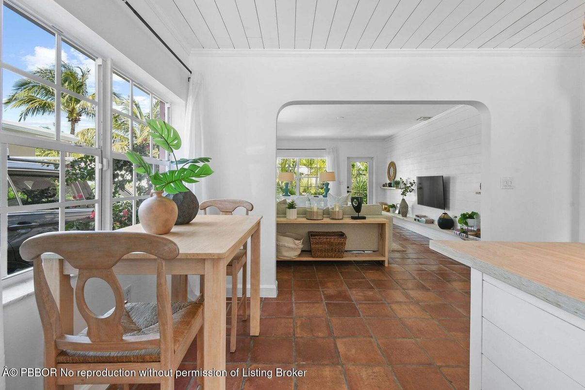 Dining room, Interior