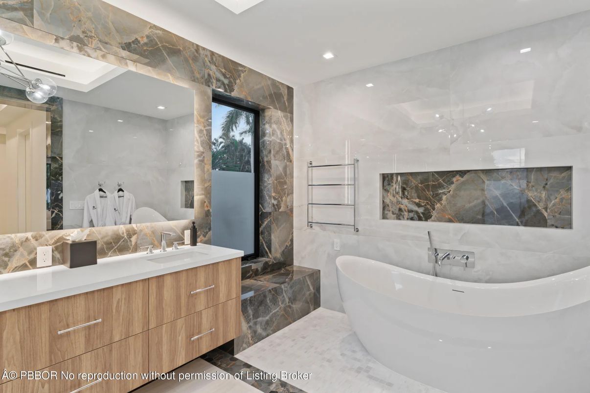 Bathroom, Free Standing Baths, Interior, Recessed Lighting