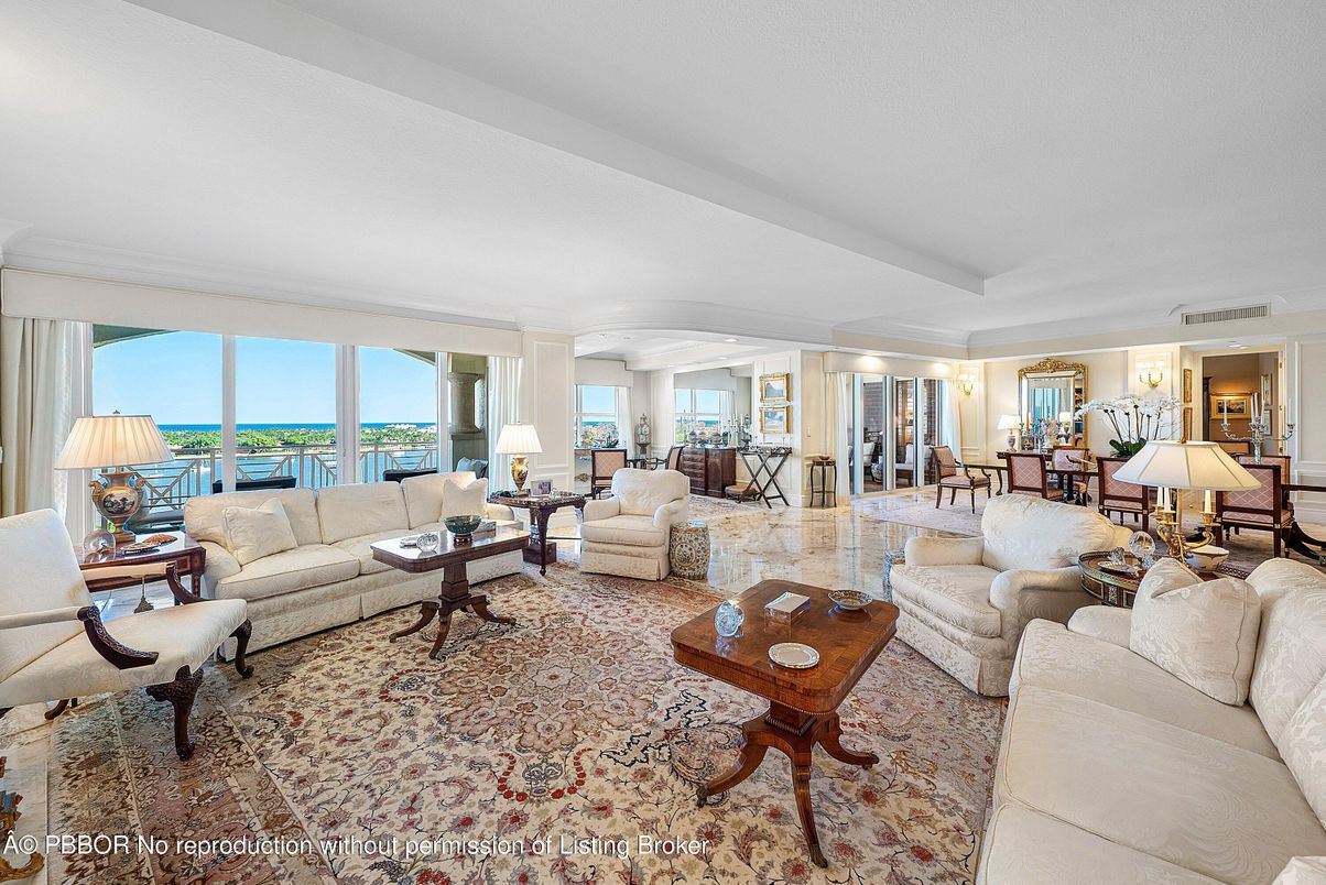 Interior, Living room, Water