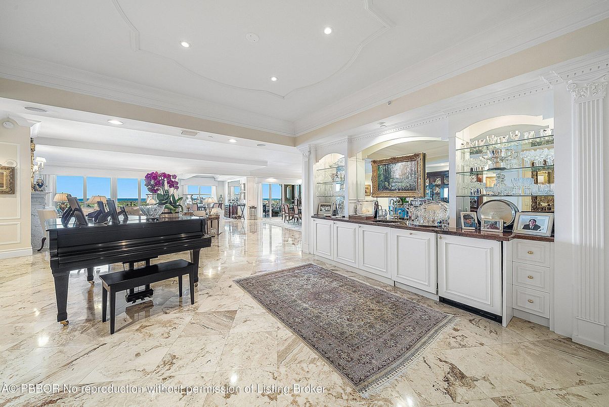 Interior, Piano, Recessed Lighting, Water