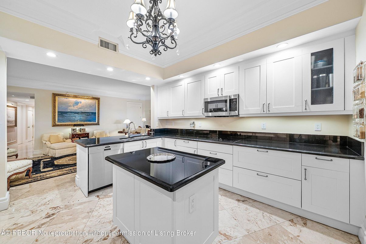 Chandelier, Interior, Kitchen, Living room, Recessed Lighting