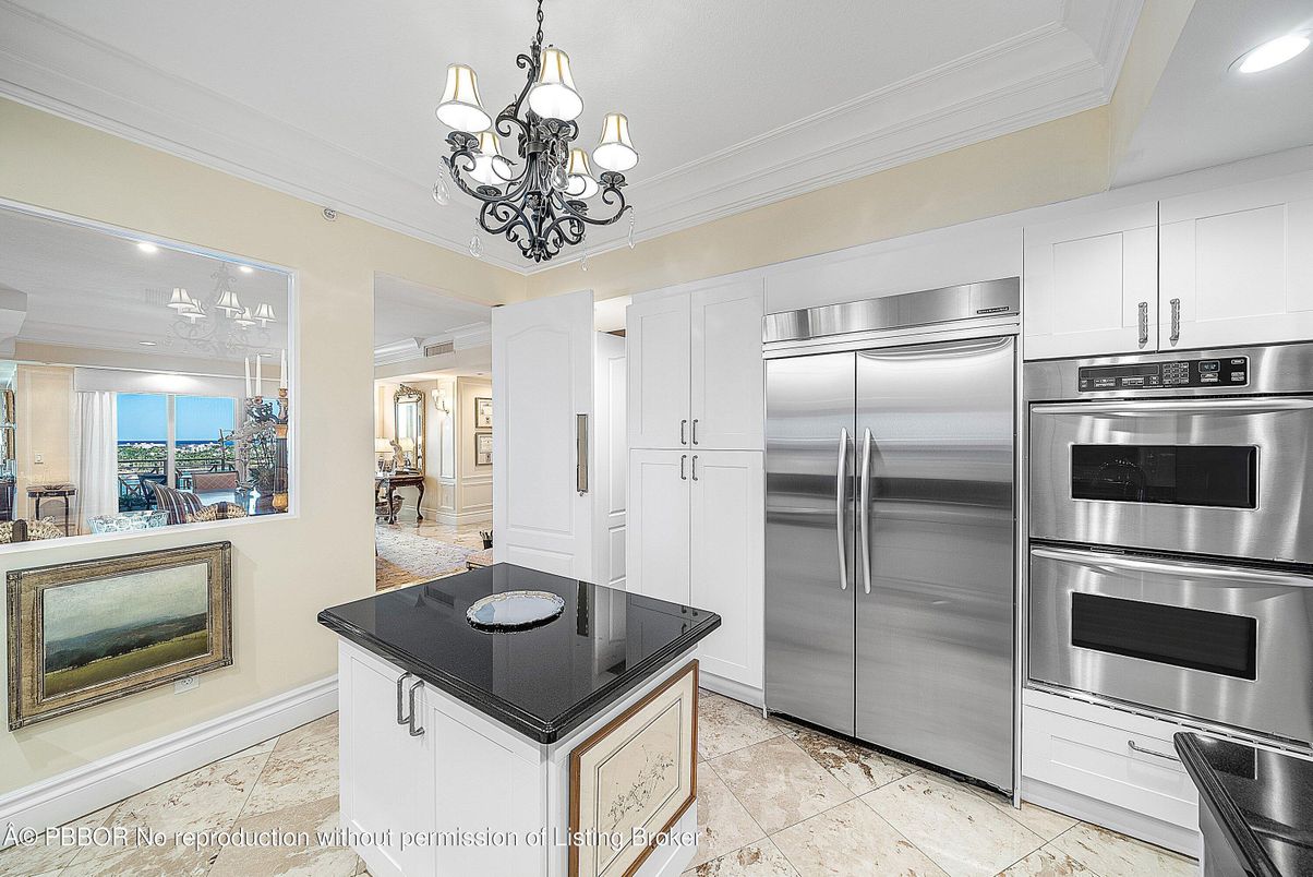 Chandelier, Interior, Kitchen, Recessed Lighting, Stainless Steel Appliances