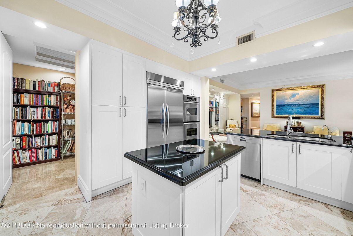 Chandelier, Interior, Kitchen, Recessed Lighting, Stainless Steel Appliances