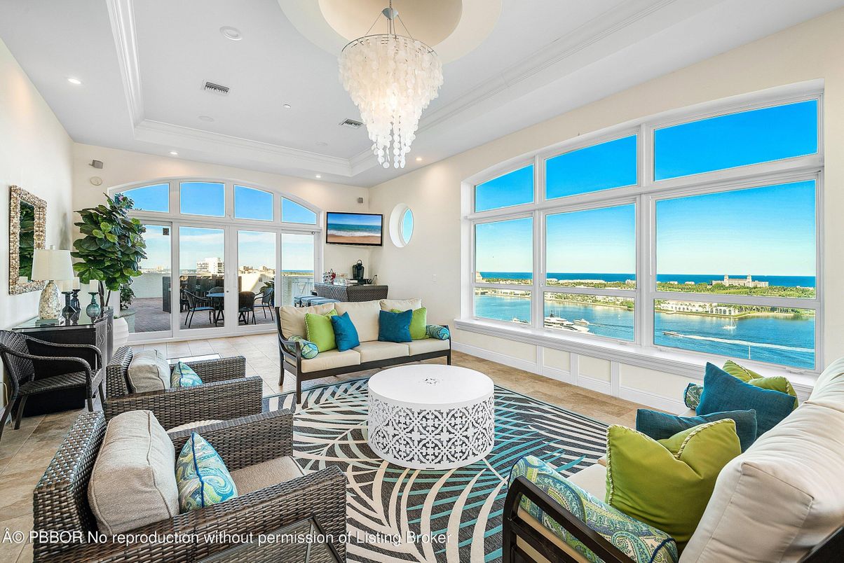 Chandelier, Interior, Living room, Recessed Lighting, Water