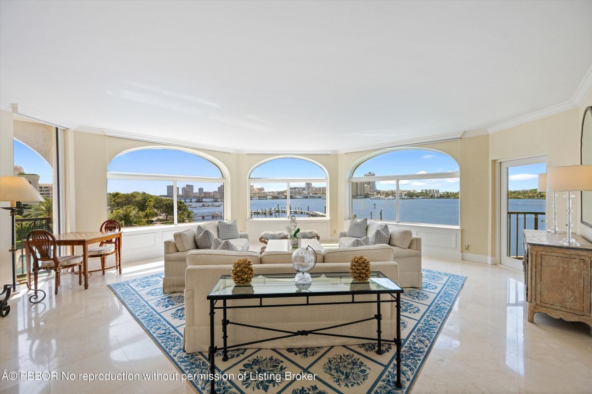 Interior, Living room, Water