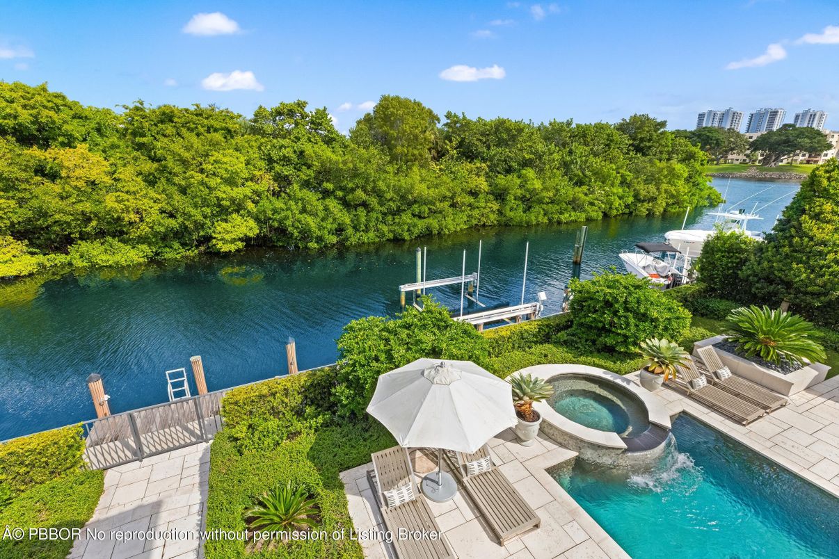 Exterior, Pool, Water