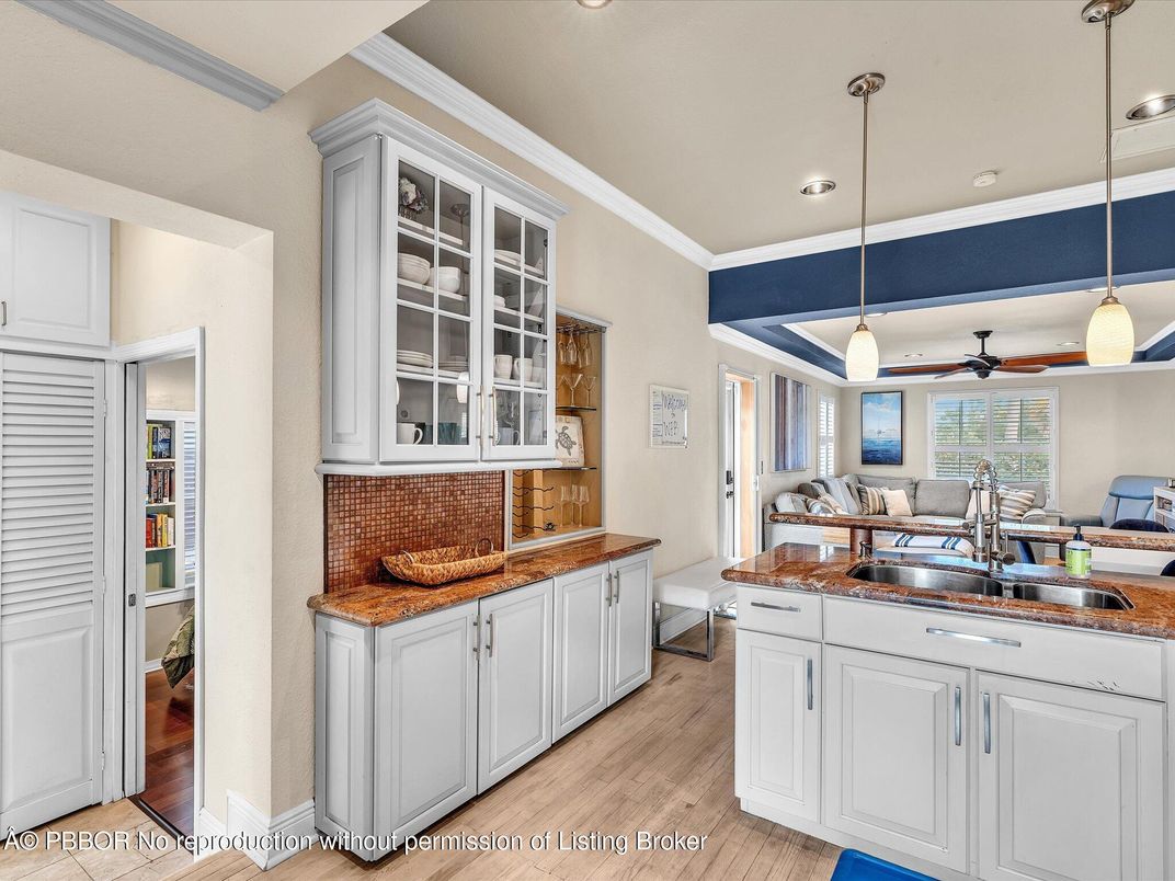 Interior, Pendant Lights, Recessed Lighting, Wood Texture Flooring
