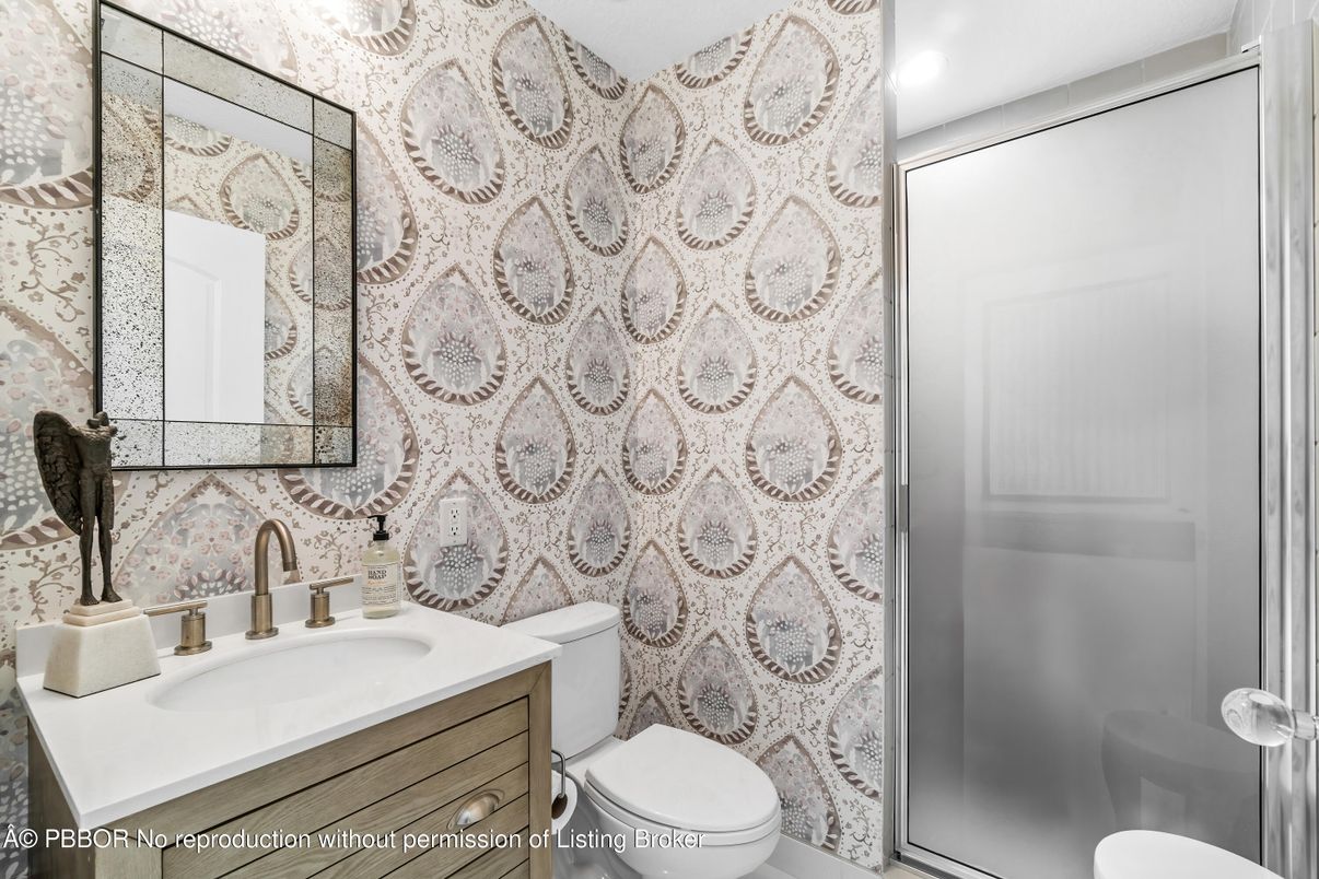 Bathroom, Interior, Recessed Lighting