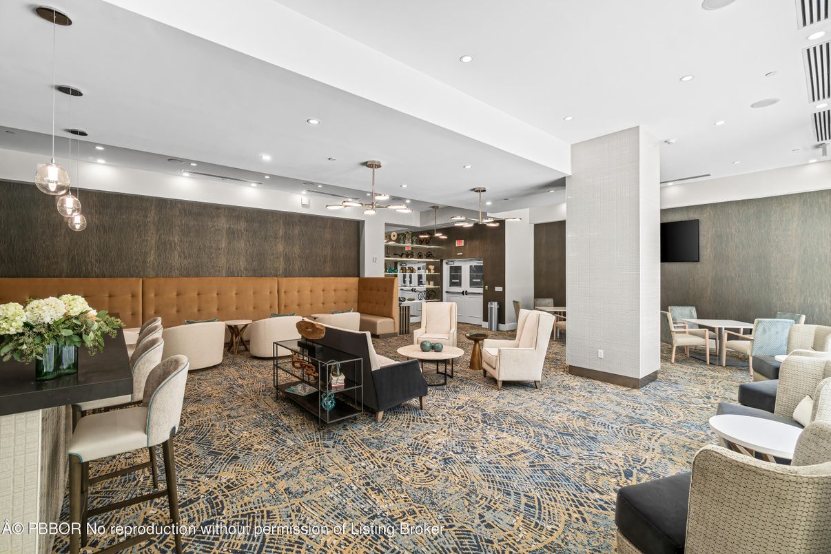 Dining room, Interior, Living room, Pendant Lights, Recessed Lighting