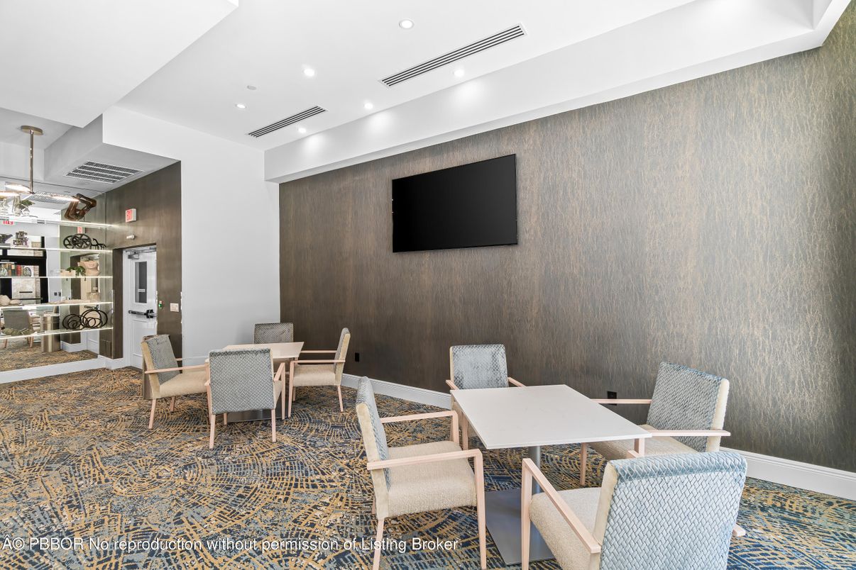 Dining room, Interior, Pendant Lights, Recessed Lighting