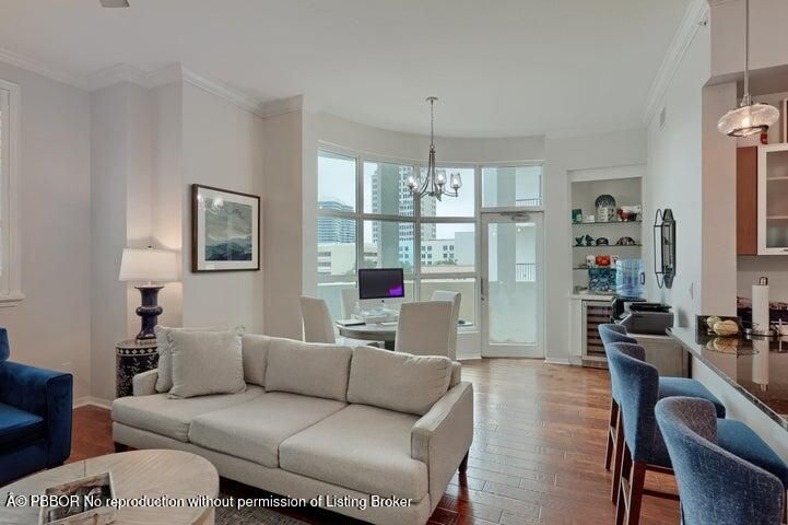 Chandelier, Dining room, Interior, Living room, Pendant Lights, Wood Texture Flooring
