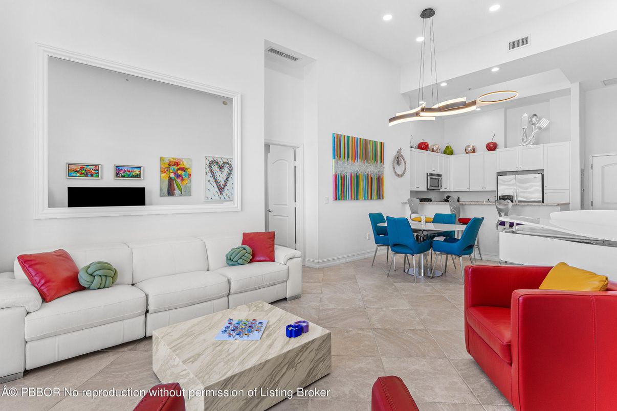 Dining room, Interior, Kitchen, Living room, Pendant Lights, Recessed Lighting, Stainless Steel Appliances