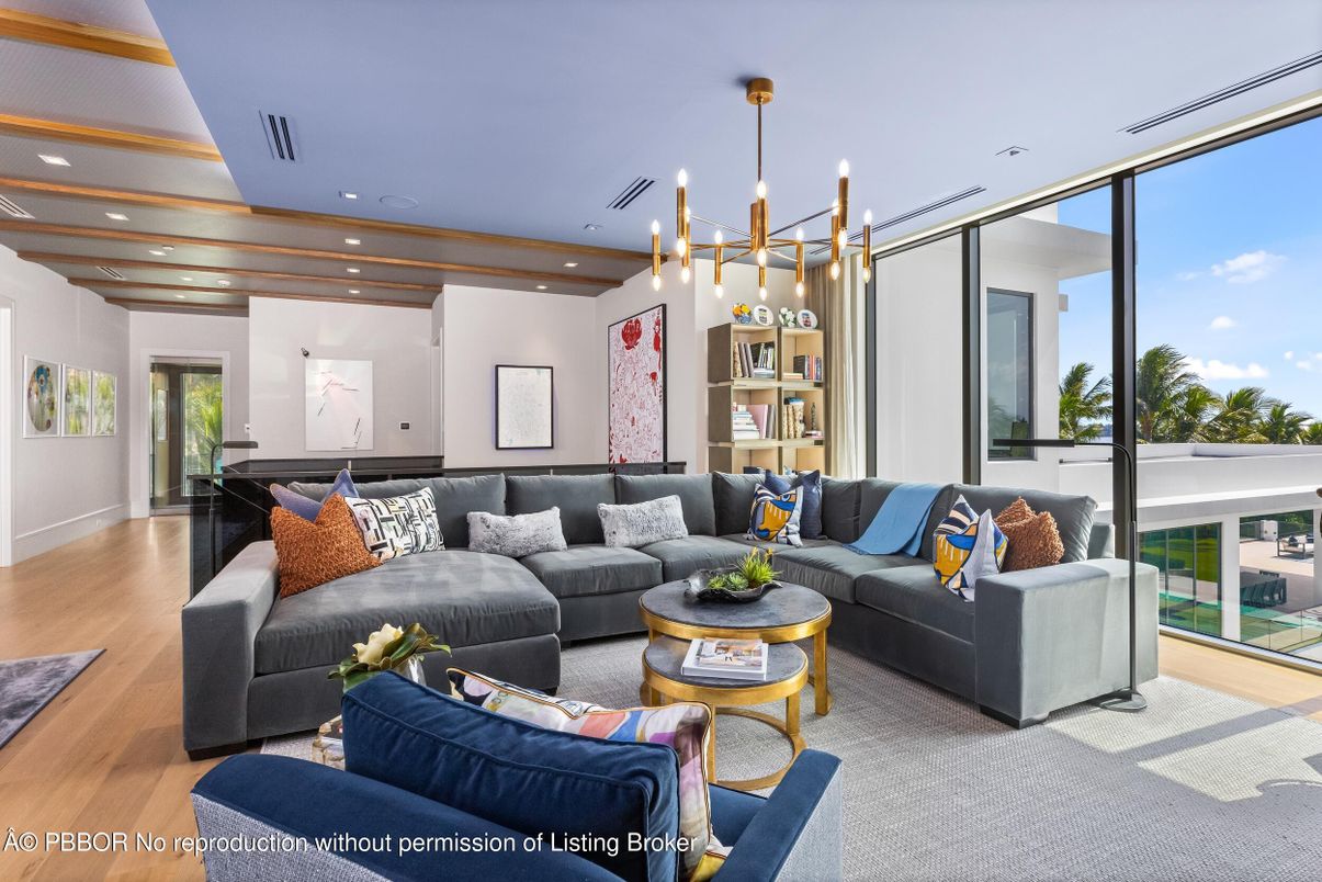 Interior, Living room, Pendant Lights, Recessed Lighting, Wood Texture Flooring