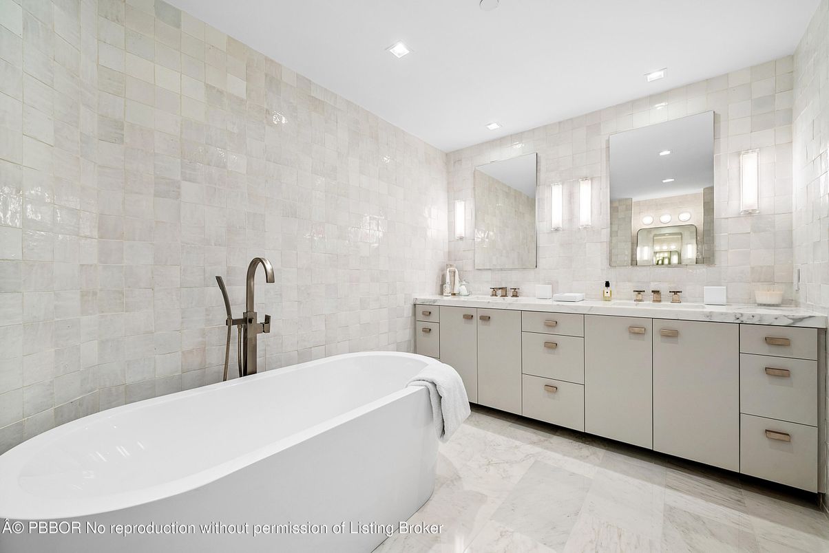 Bathroom, Dual Sink Vanities, Free Standing Baths, Interior, Marble, Recessed Lighting