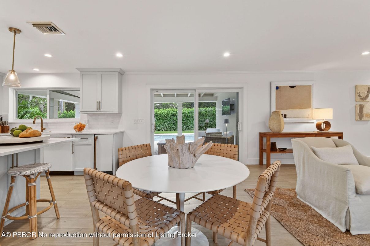 Dining room, Interior, Kitchen, Pendant Lights, Recessed Lighting, Wood Texture Flooring