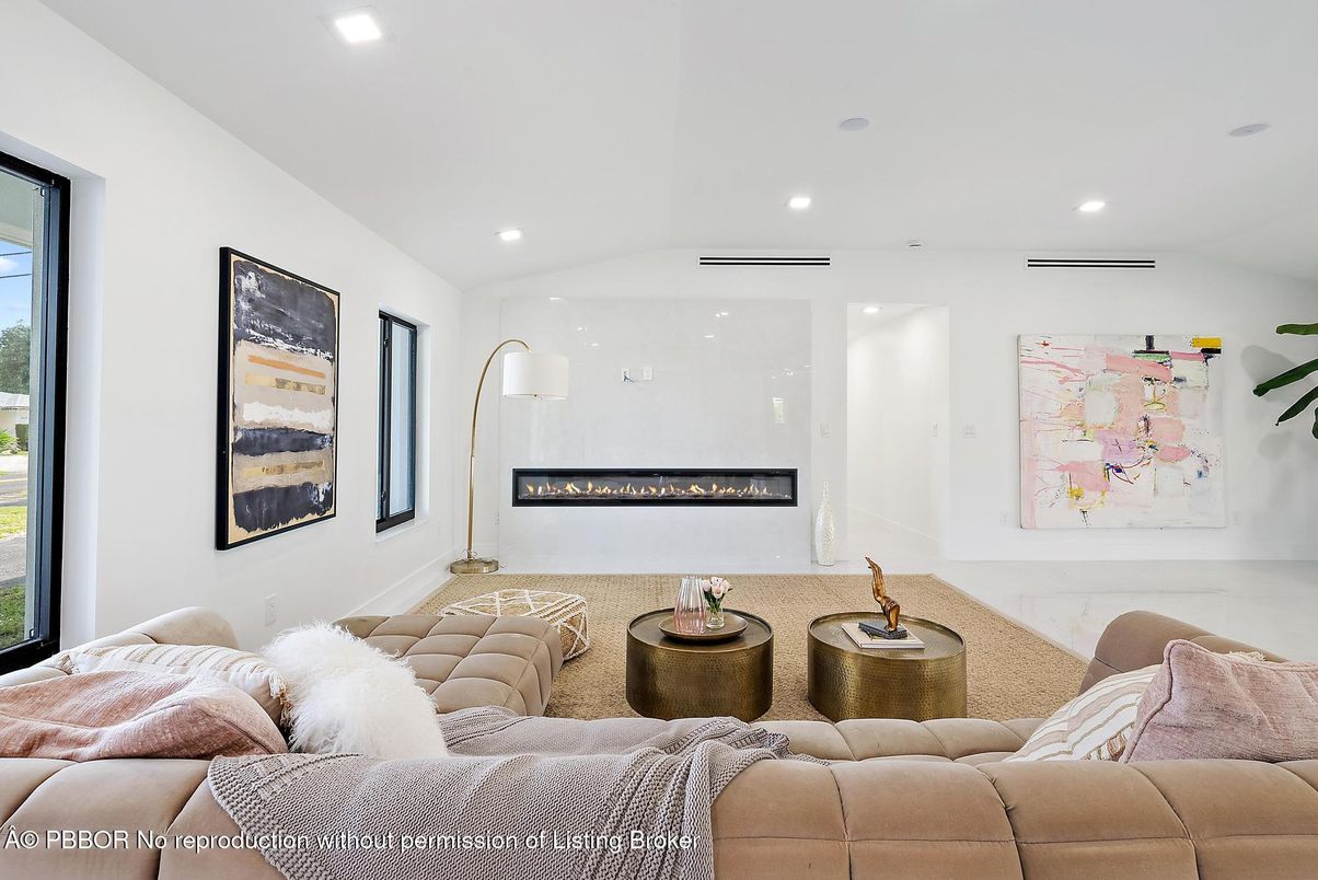 Fireplace, Interior, Living room, Recessed Lighting