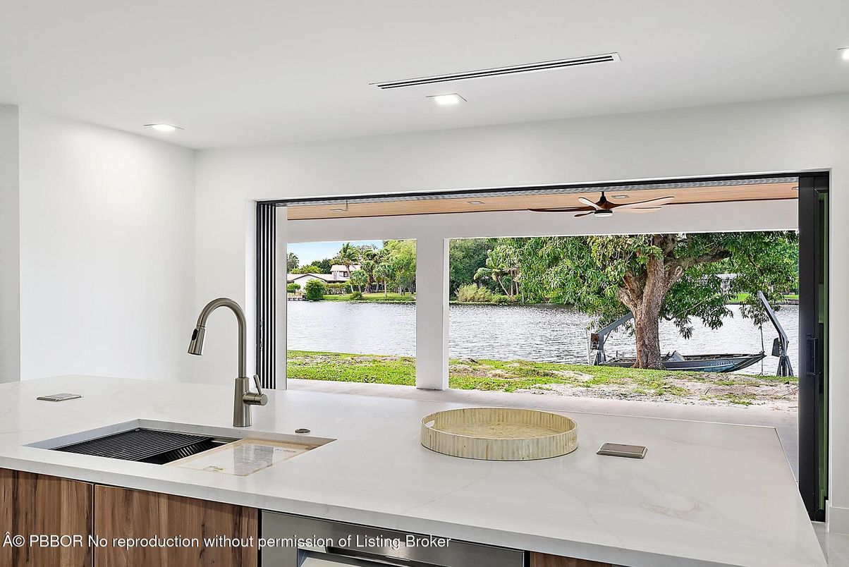 Interior, Kitchen, Recessed Lighting, Water