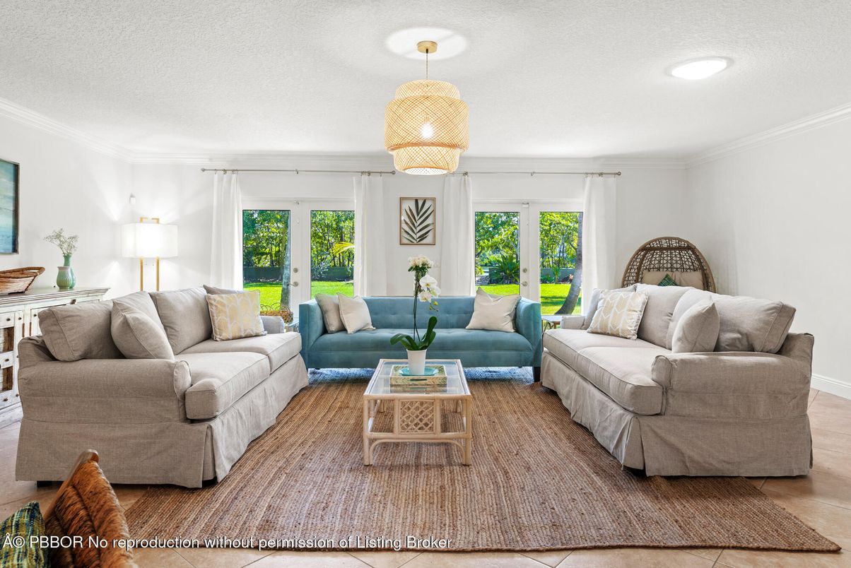 Chandelier, Interior, Living room, Recessed Lighting