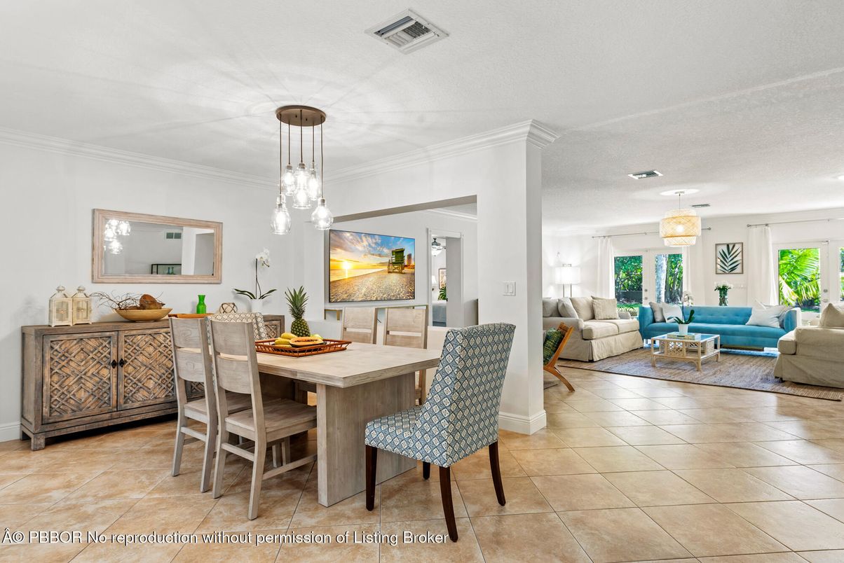 Dining room, Interior, Living room, Pendant Lights, Recessed Lighting