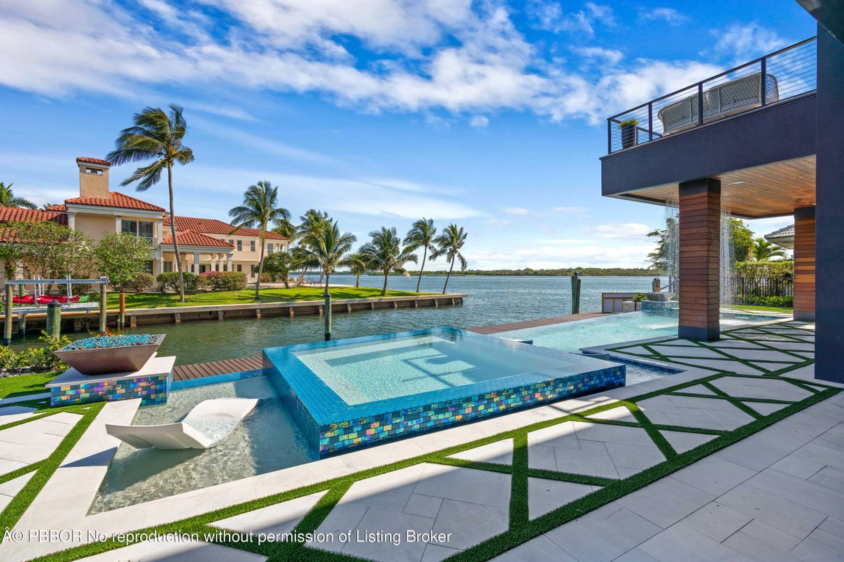 Exterior, Pool, Water