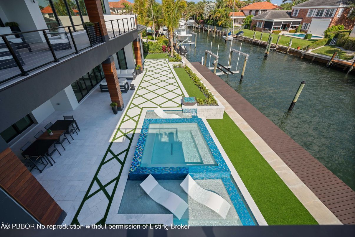 Exterior, Pool, Water