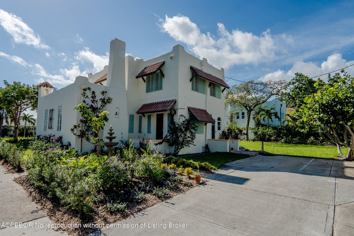 Backyard, Exterior, Facade, Spanish Mediterranean