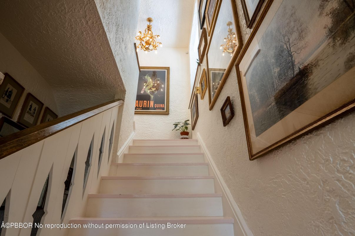 Chandelier, Interior