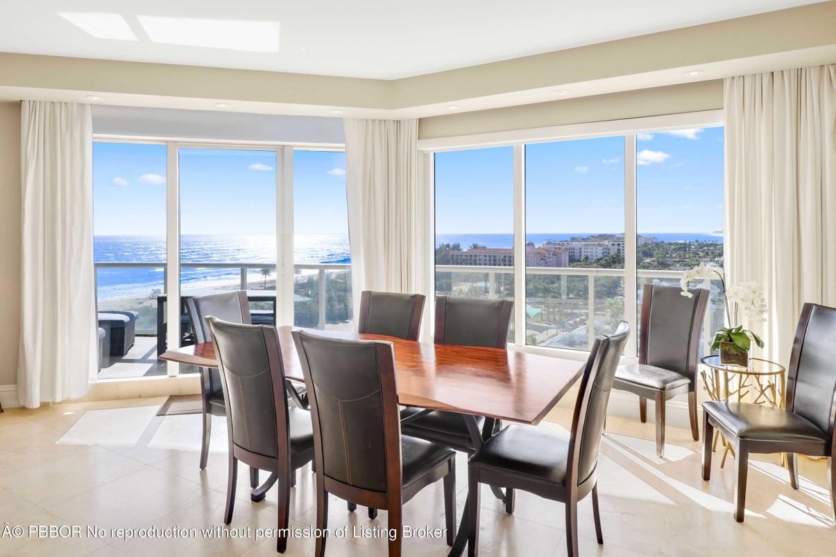Dining room, Interior, Recessed Lighting, Water