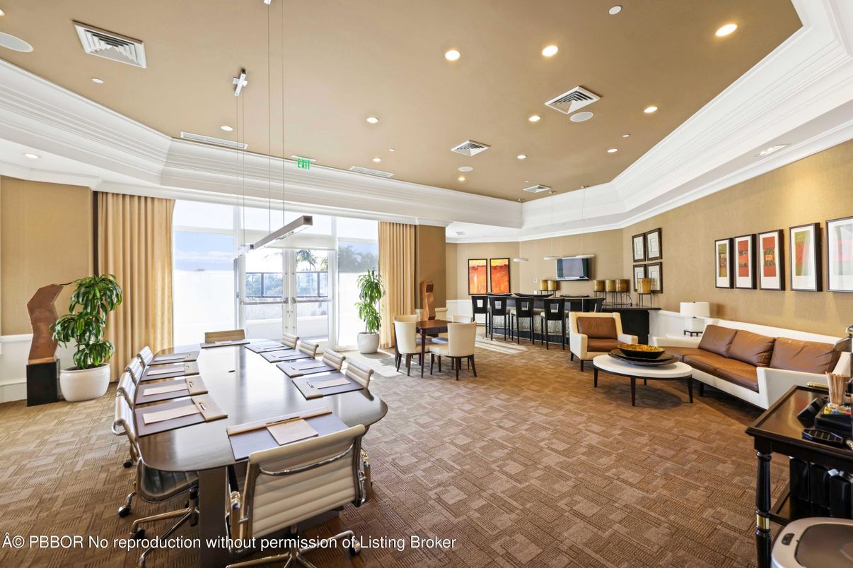 Dining room, Interior, Living room, Pendant Lights, Recessed Lighting