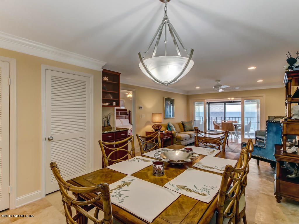 Dining room, Interior, Living room, Pendant Lights, Recessed Lighting
