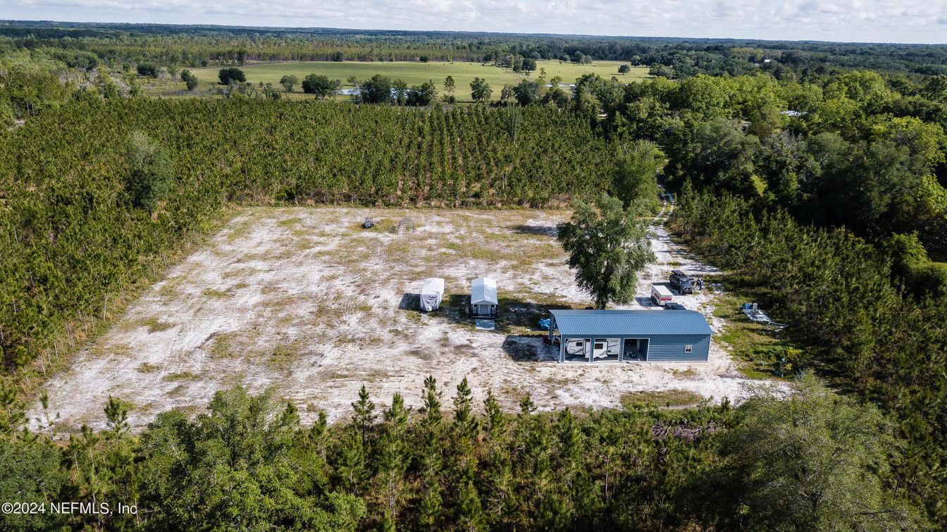 Exterior, Drone