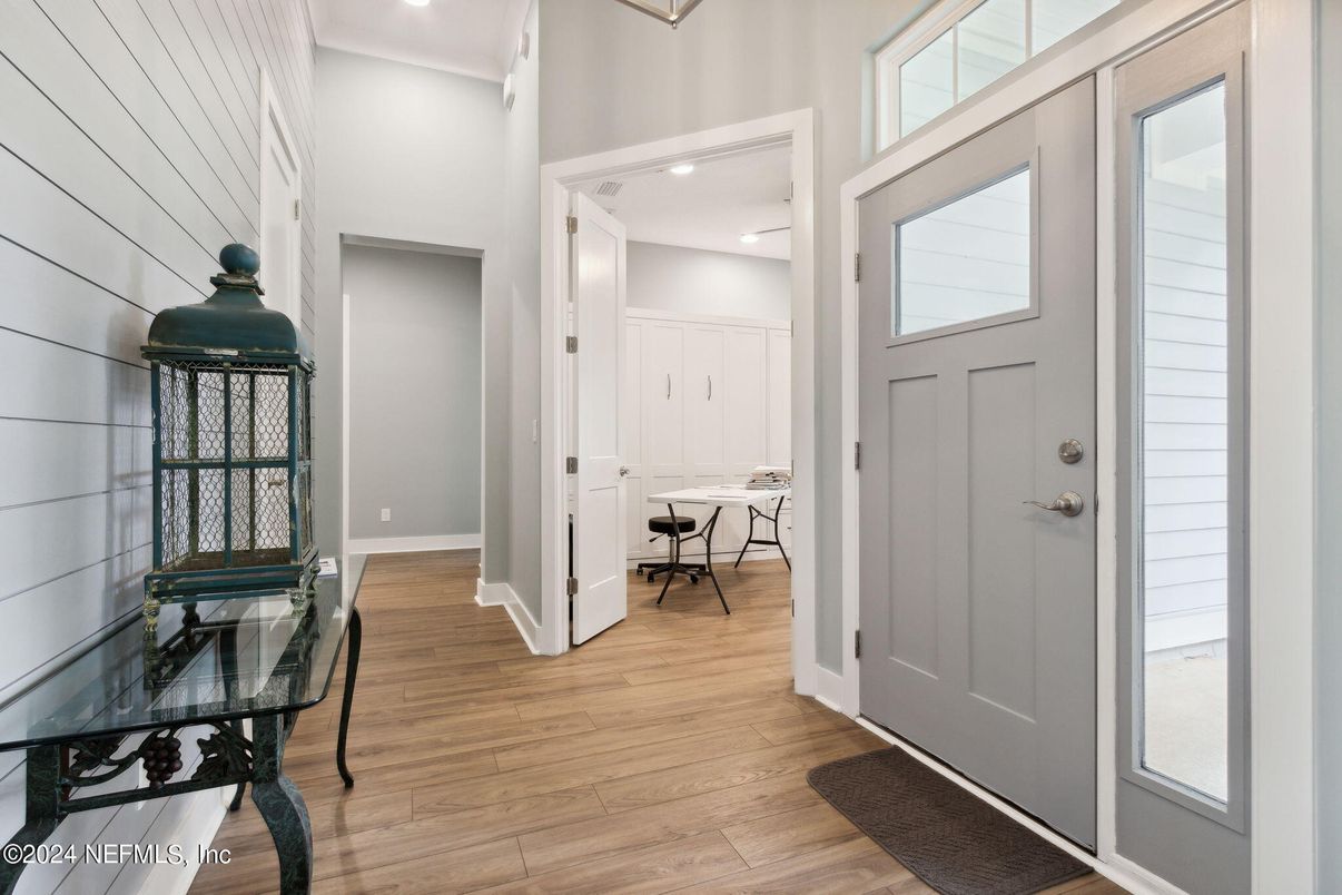 Interior, Recessed Lighting, Wood Texture Flooring
