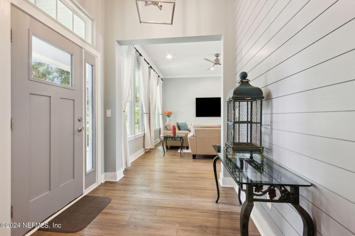 Interior, Recessed Lighting, Wood Texture Flooring