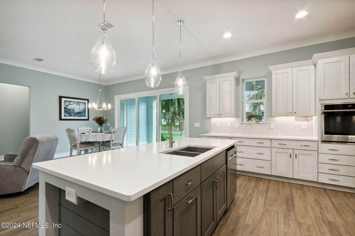 Dining room, Interior, Kitchen, Pendant Lights, Recessed Lighting, Wood Texture Flooring